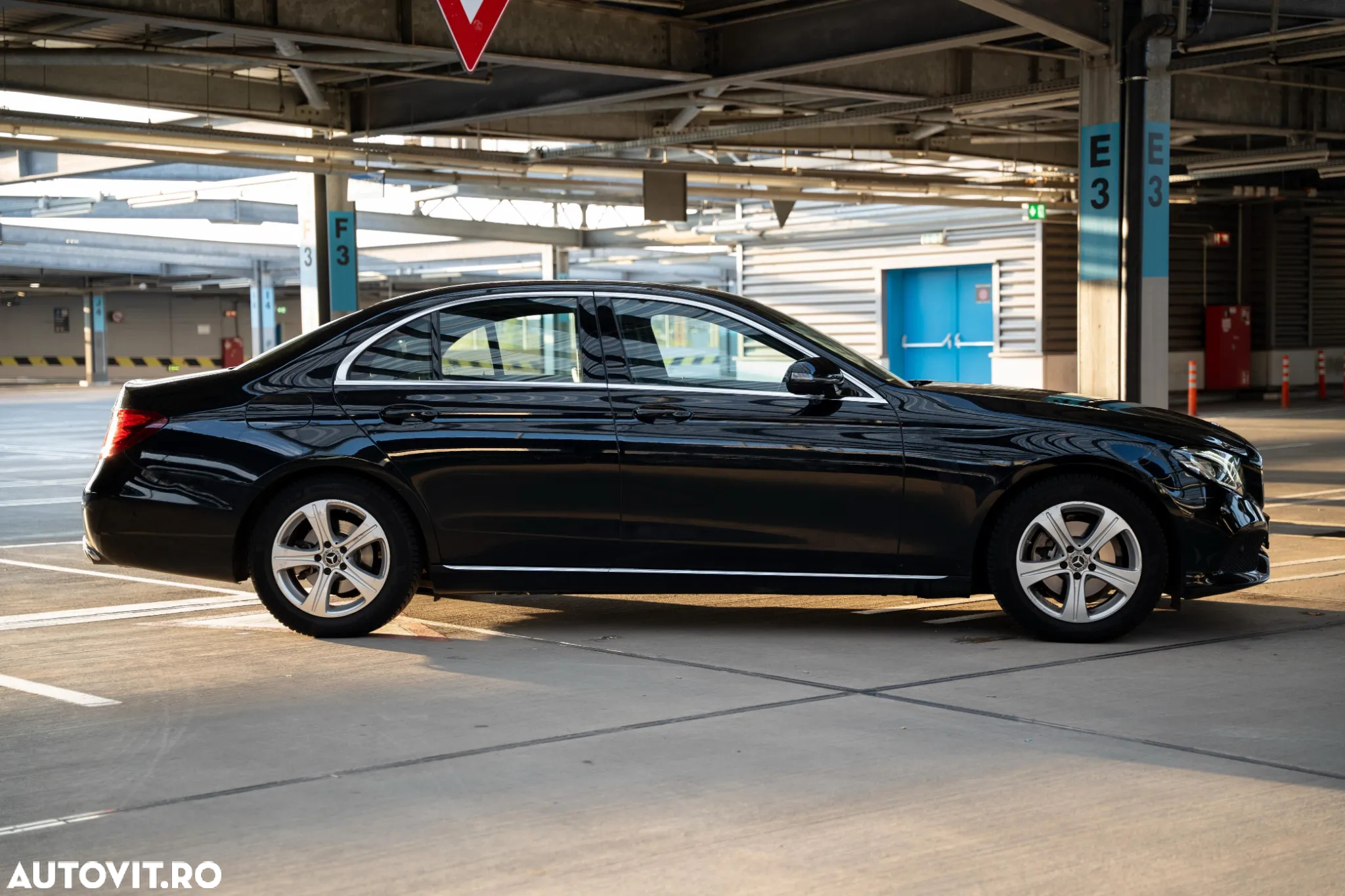 Mercedes-Benz E 220 d Aut. - 16