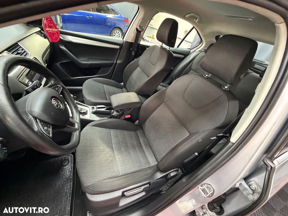 Skoda Octavia 2.0 TDI DSG Ambition - 11