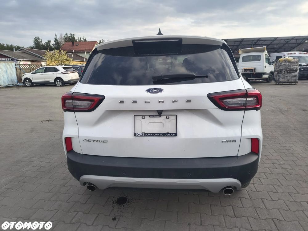 Ford Kuga - 4