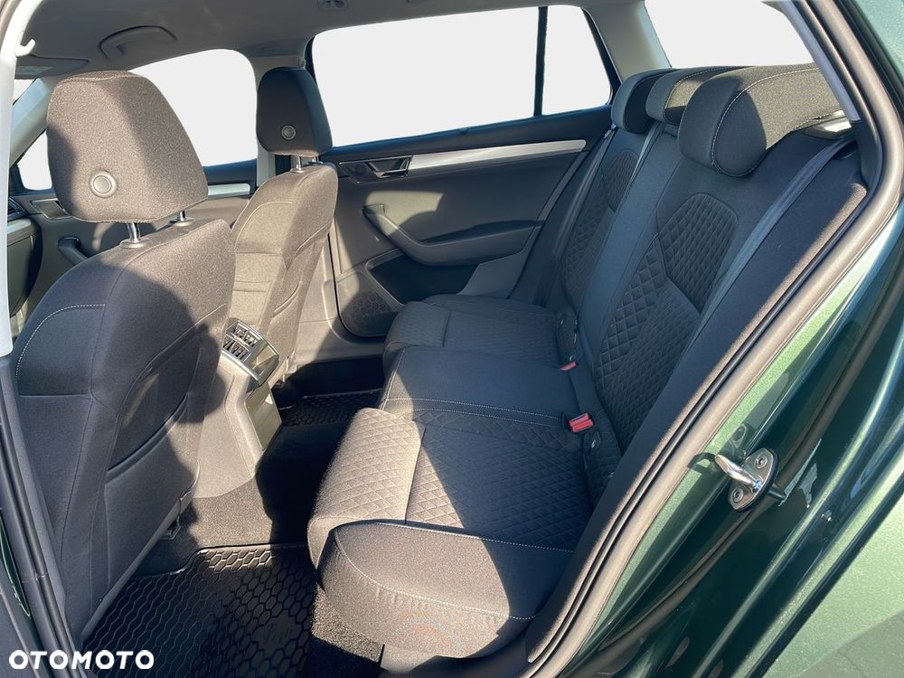 Skoda Superb 2.0 TDI DSG Ambition - 8