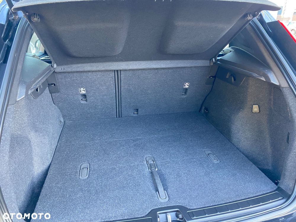 Volvo XC 40 T2 Essential - 26