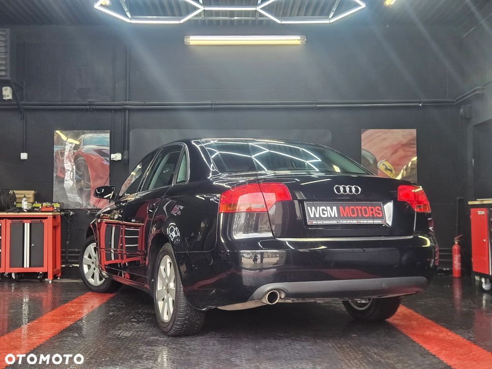 Audi A4 Limousine - 4