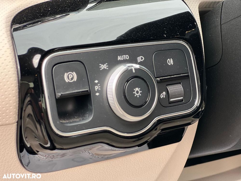 Mercedes-Benz CLA - 13