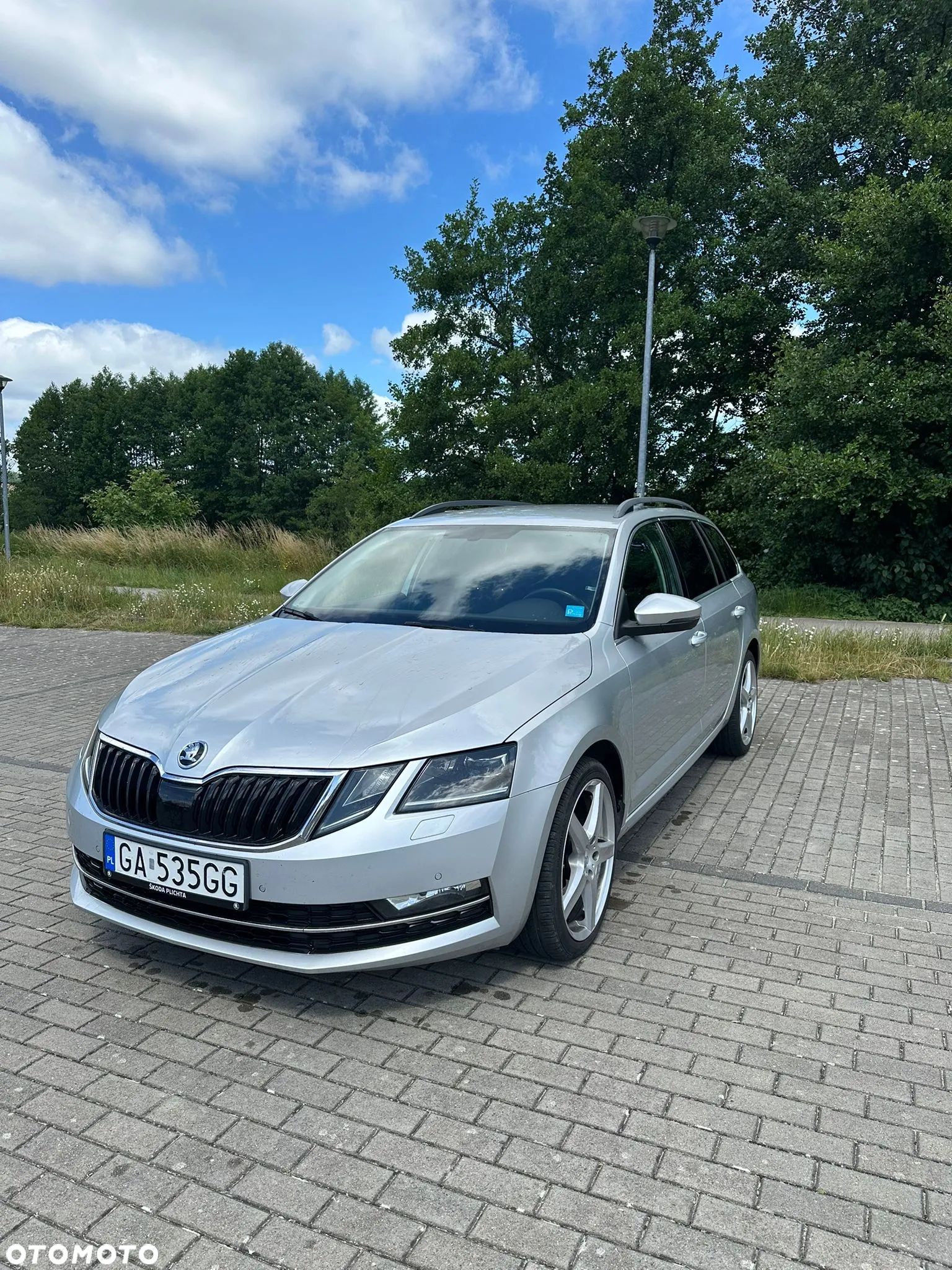 Skoda Octavia 2.0 TDI Elegance DSG - 1