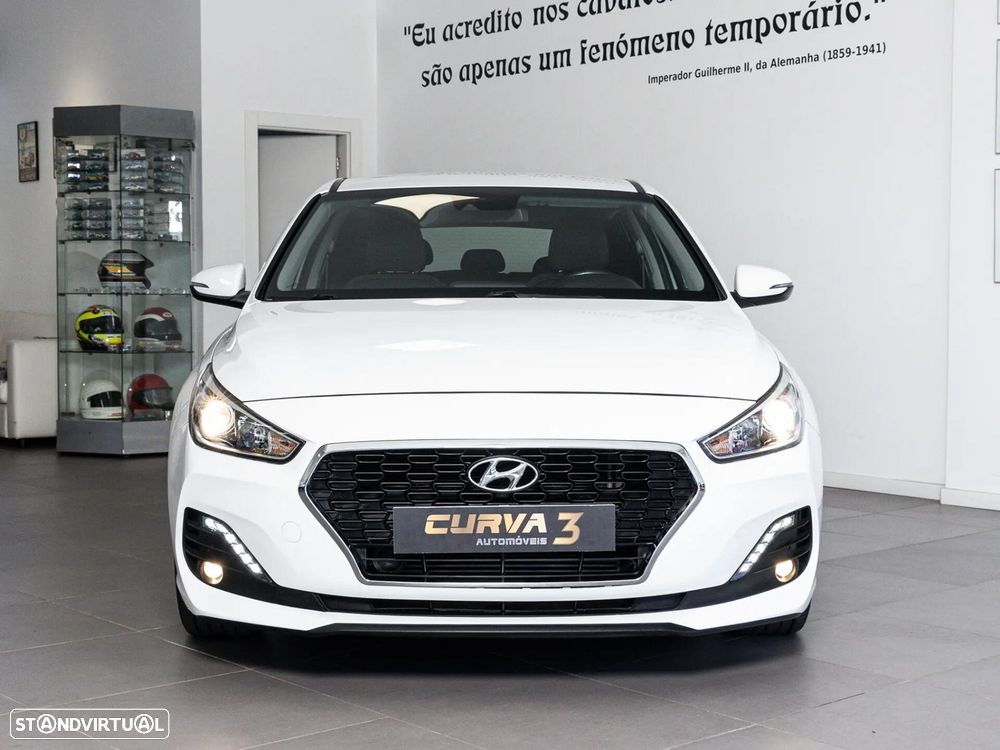 Hyundai i30 1.6 CRDI STyle — fotografia 2