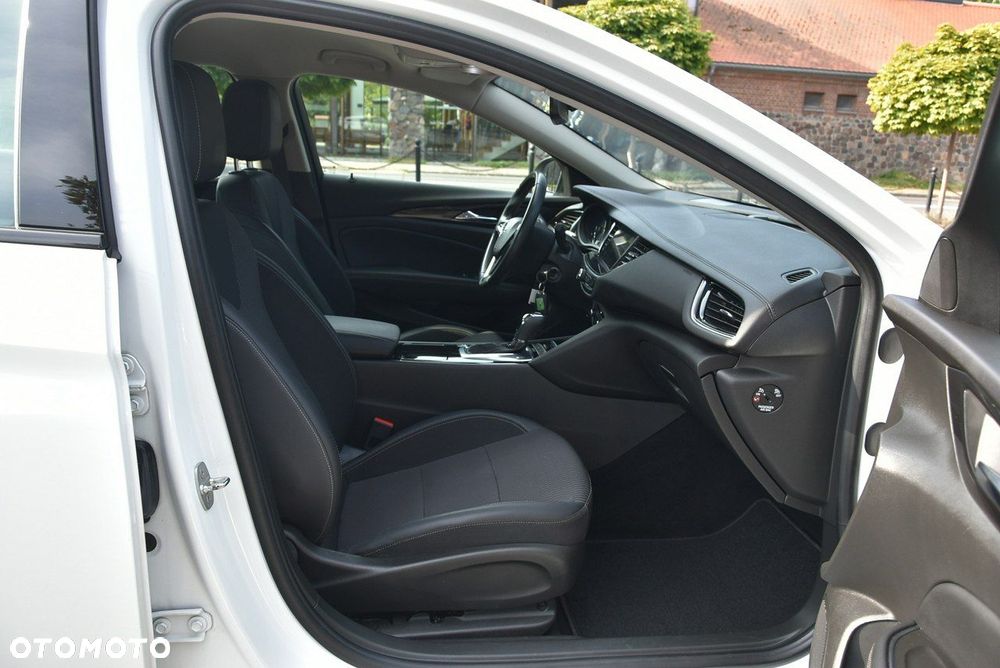 Opel Insignia - 30
