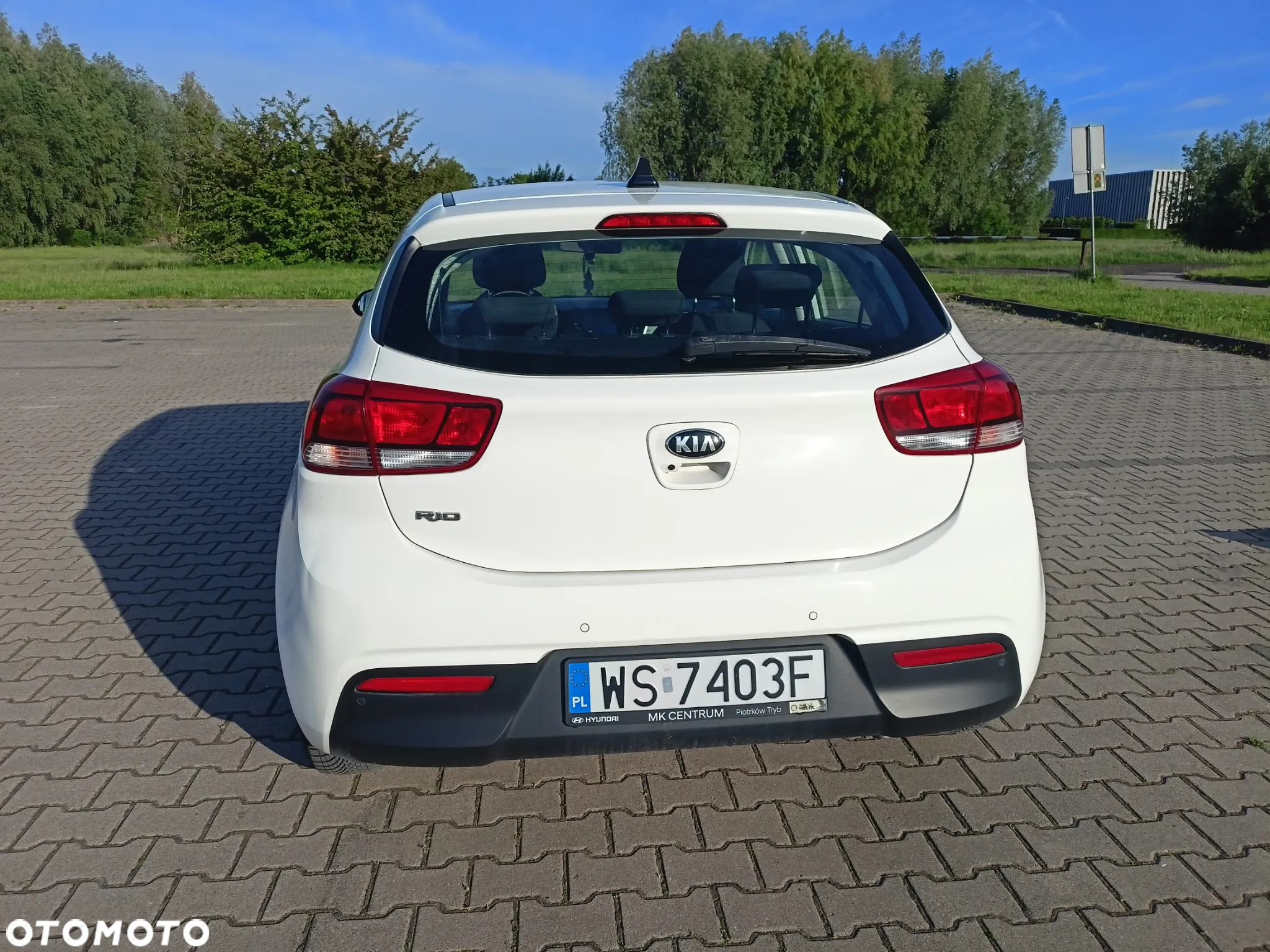 Kia Rio 1.2 L - 5