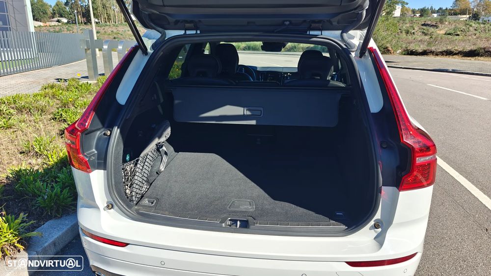 Volvo XC 60 2.0 T8 PHEV R-Design AWD - 15