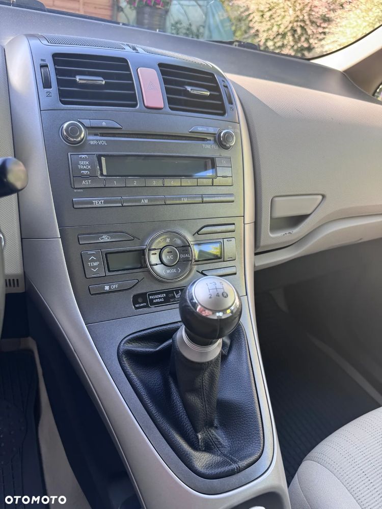 Toyota Auris 1.6 VVT-i Luna - 16