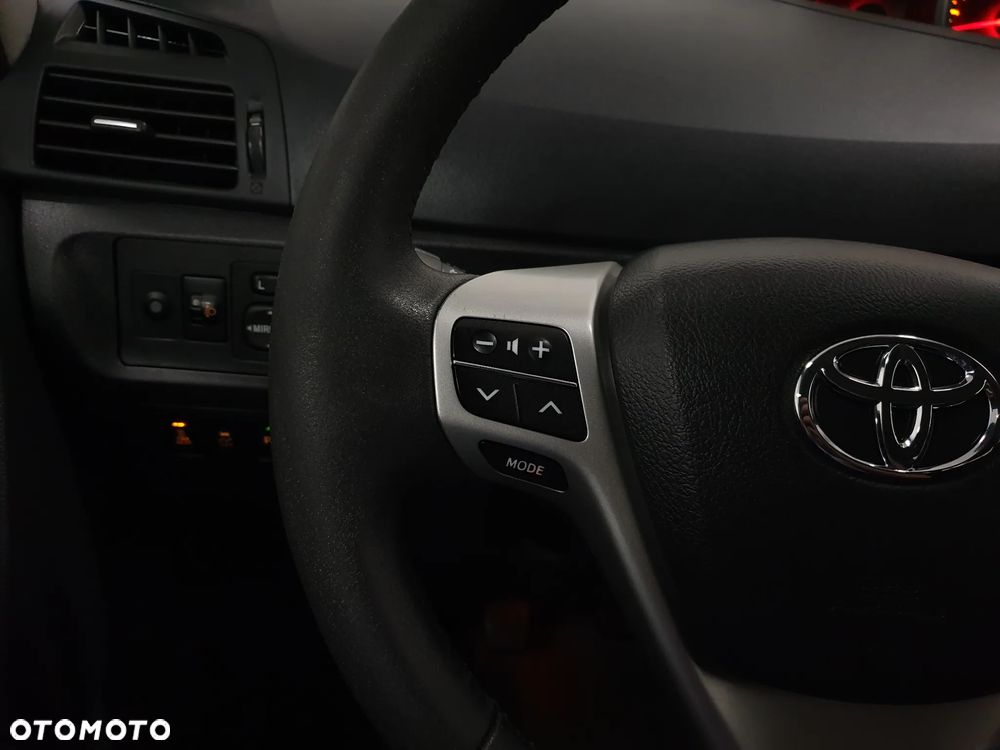 Toyota Verso 2.0 D-4D Premium - 8