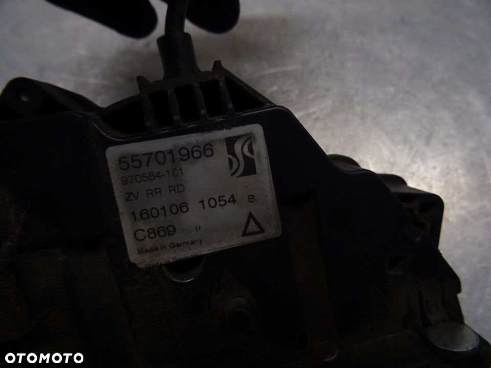 FIAT GRANDE PUNTO HB 5D 05-09 1.3JTD ZAMEK DRZWI PRAWY PRZÓD - 7