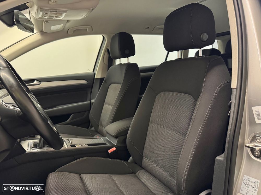 VW Passat Variant 1.6 TDI Confortline - 15