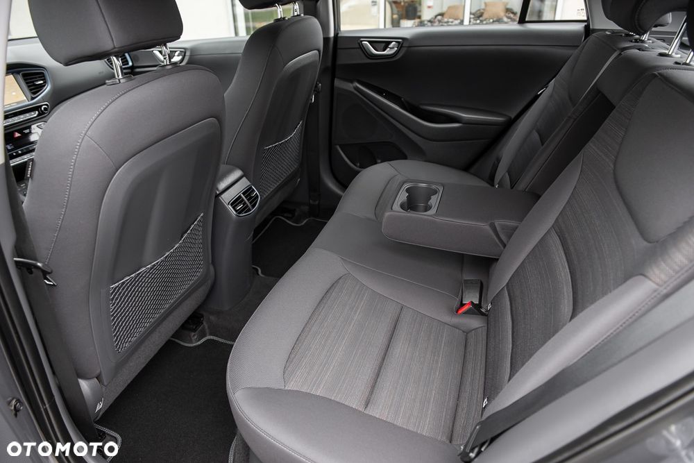 Hyundai IONIQ - 26