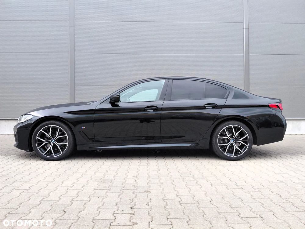 BMW Seria 5 520d M Sport Edition - 11
