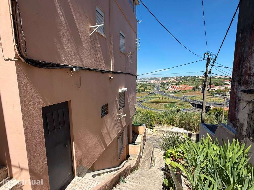 Prédio de Investimento com 10 Frações | Encosta do Sol | Grande Lisboa - Grande imagem: 3/27