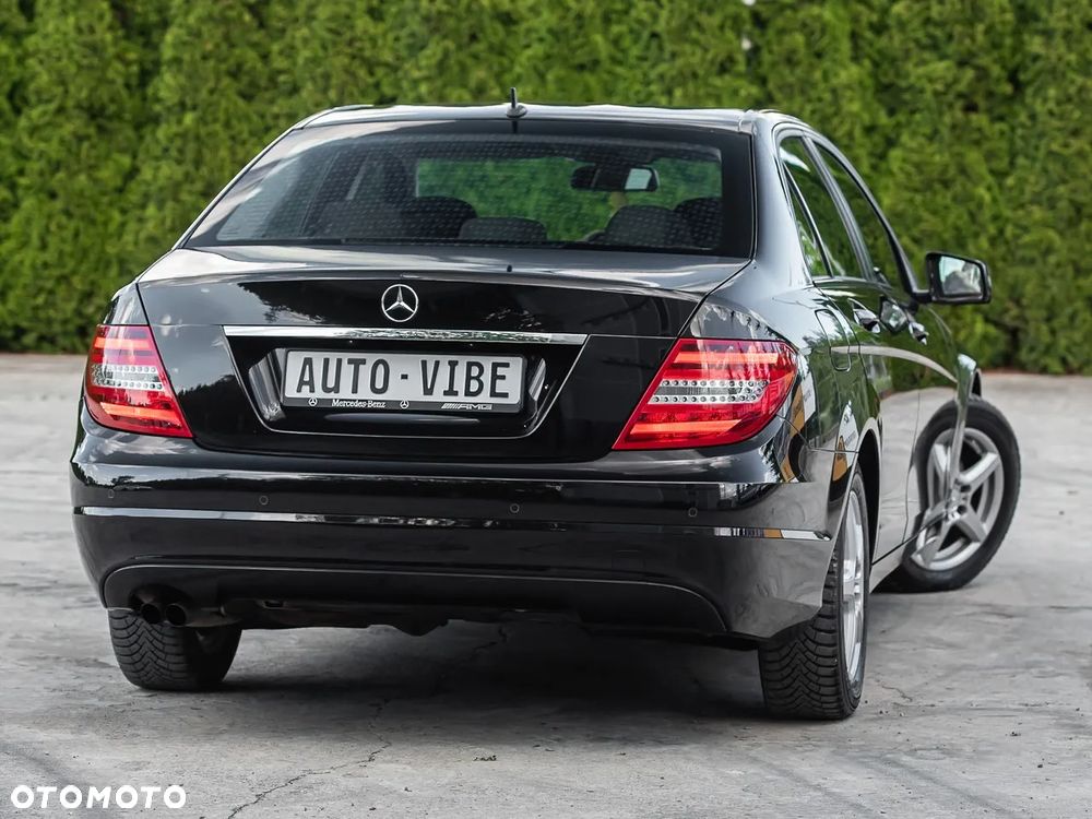 Mercedes-Benz Klasa C 180 BlueEFFICIENCY Avantgarde - 12
