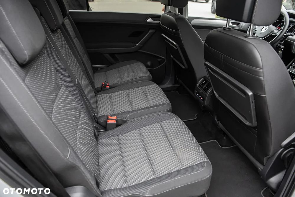 Volkswagen Touran 2.0 TDI SCR DSG Comfortline - 28