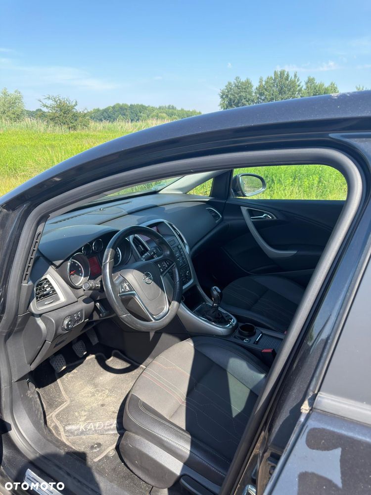 Opel Astra 1.4 Turbo ecoFLEX Start/Stop 150 Jahre - 11