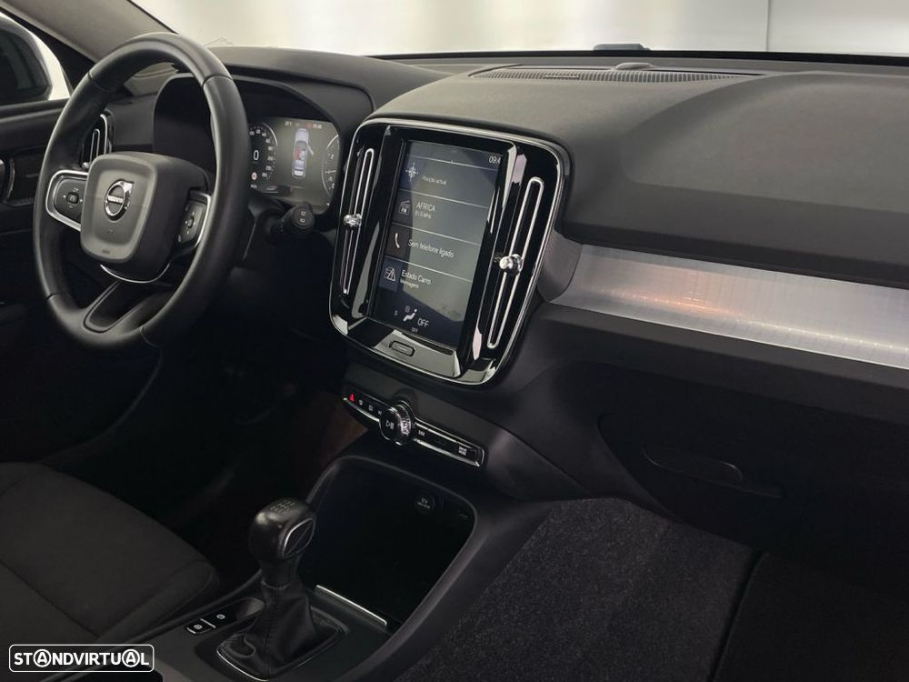 Volvo XC 40 1.5 T3 Momentum - 24