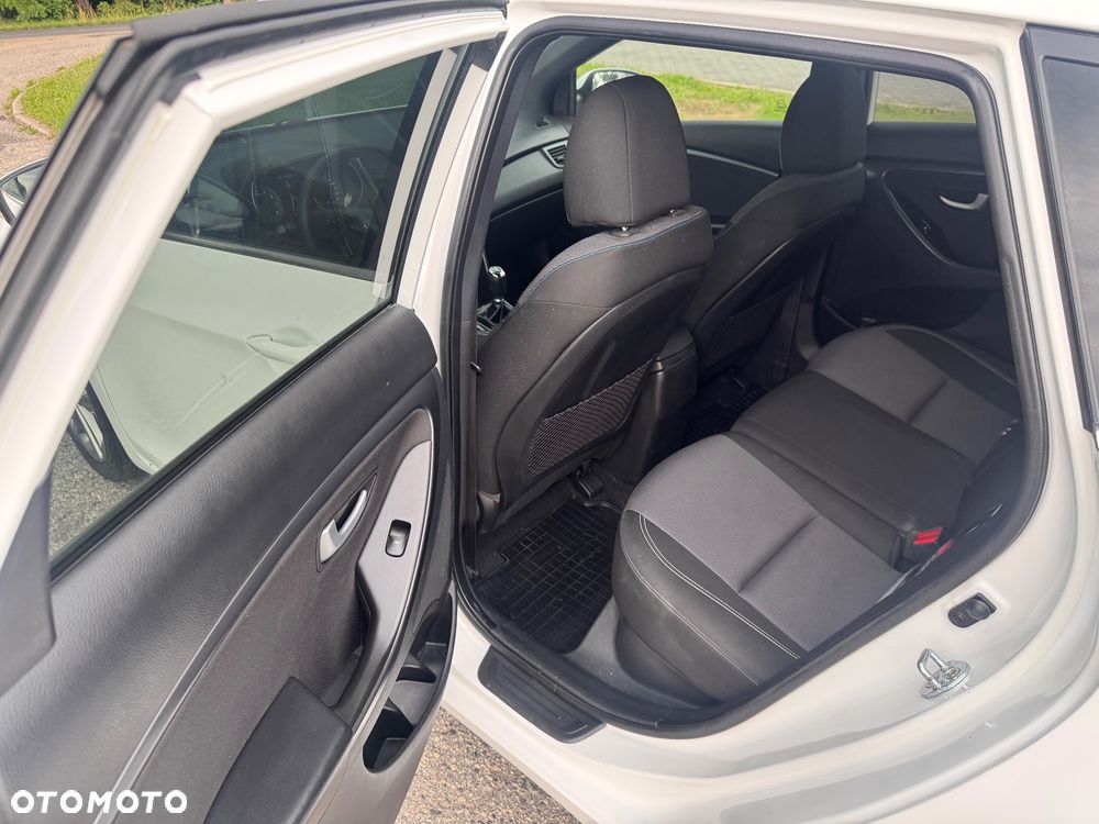 Hyundai i30 1.6 GDI Premium - 24