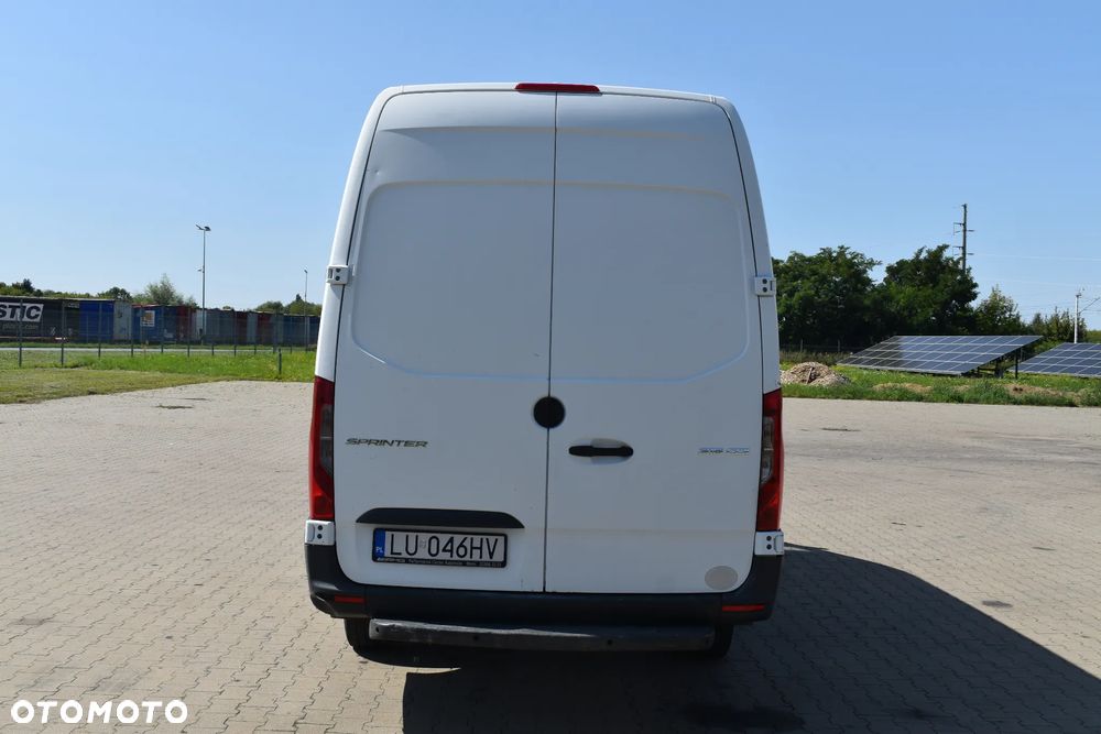Mercedes-Benz Sprinter - 6