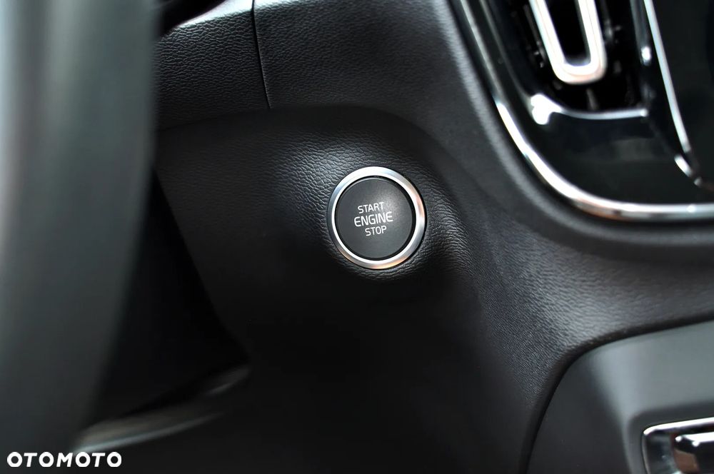 Volvo XC 40 T3 Momentum Pro - 35