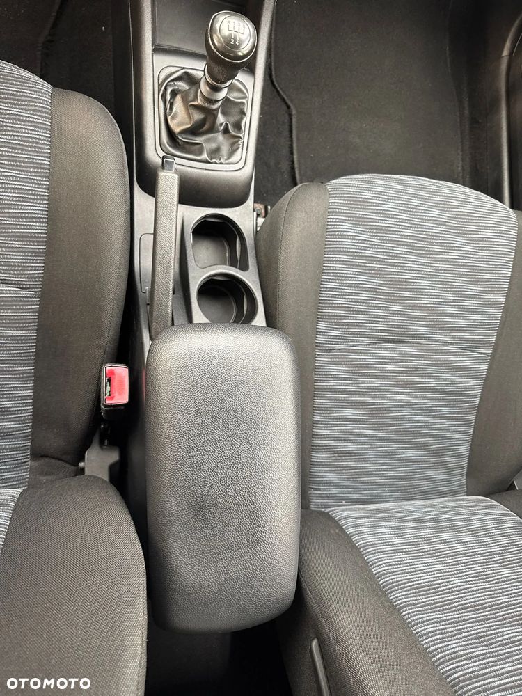 Kia Ceed - 14