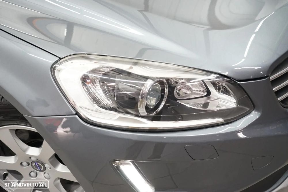 Volvo XC 60 2.0 D3 Momentum Geartronic - 9