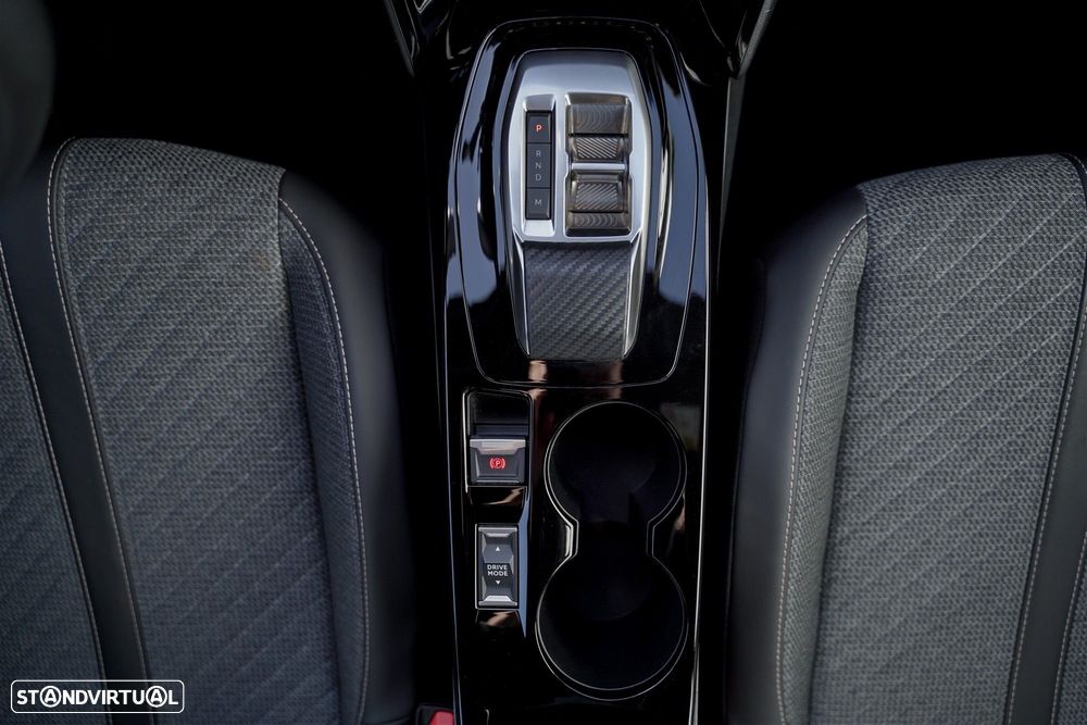 Peugeot 2008 1.2 Hybrid Allure e-DCS6 - 28