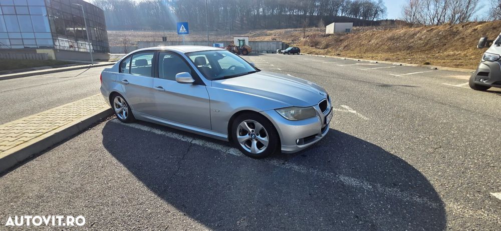 BMW Seria 3 320d DPF Efficient Dynamics Edition - 3