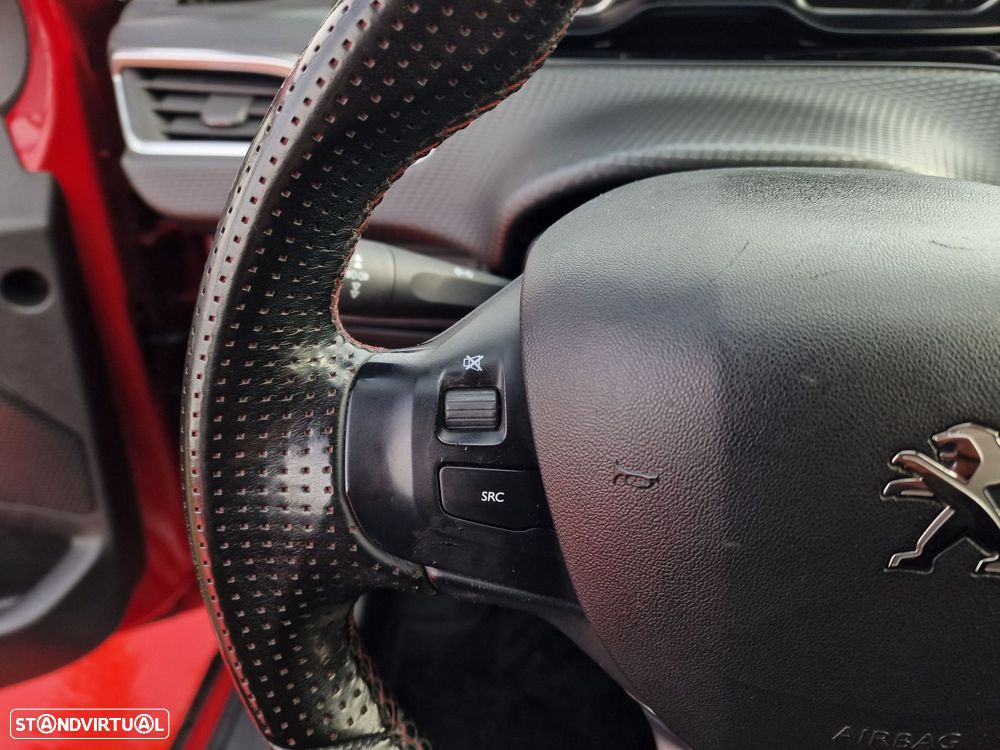 Peugeot 2008 1.2 PureTech GT Line - 18