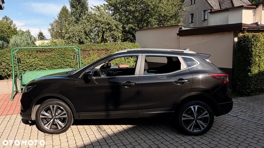 Nissan Qashqai 1.3 DIG-T N-Connecta EU6d - 1