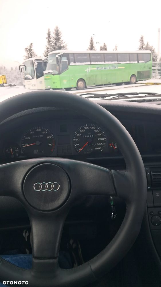 Audi 100 - 8