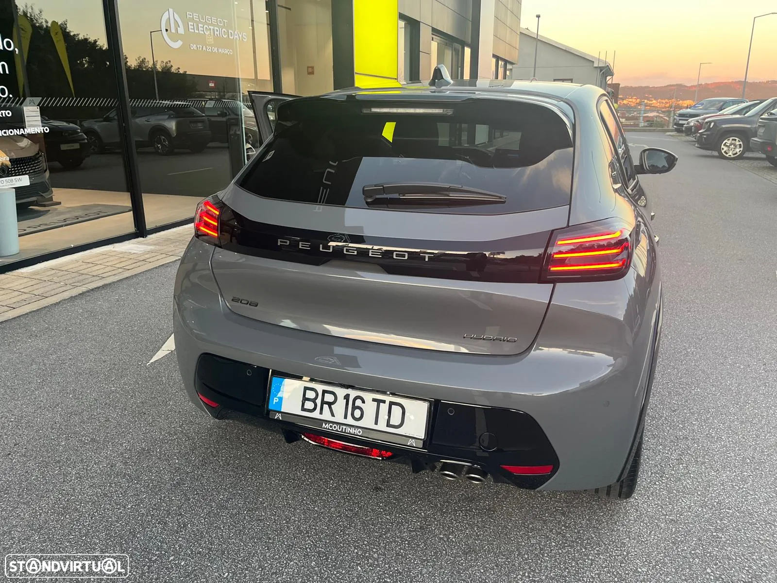 Peugeot 208 1.2 Hybrid GT e-DCS6 - 4