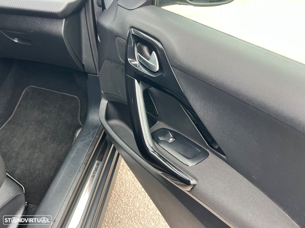 Peugeot 208 1.2 PureTech Active - 30