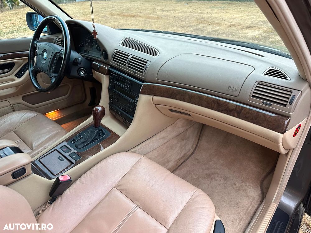 BMW Seria 7 - 17