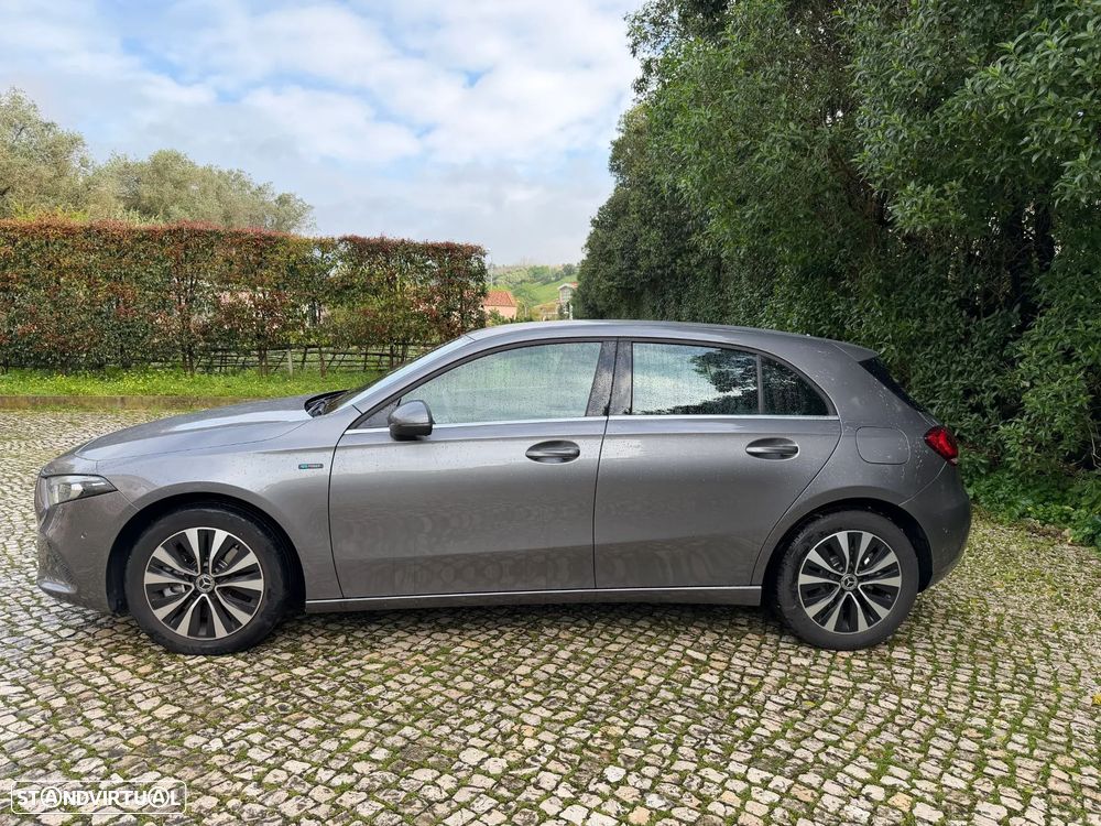 Mercedes-Benz A 250 e Style Plus - 4