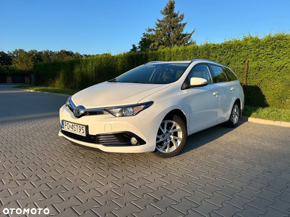 Toyota Auris Hybrid 135 Active - 3