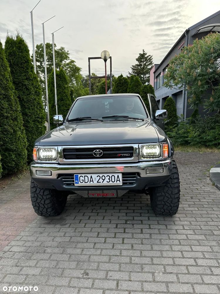 Toyota Hilux 4WD DLX - 3