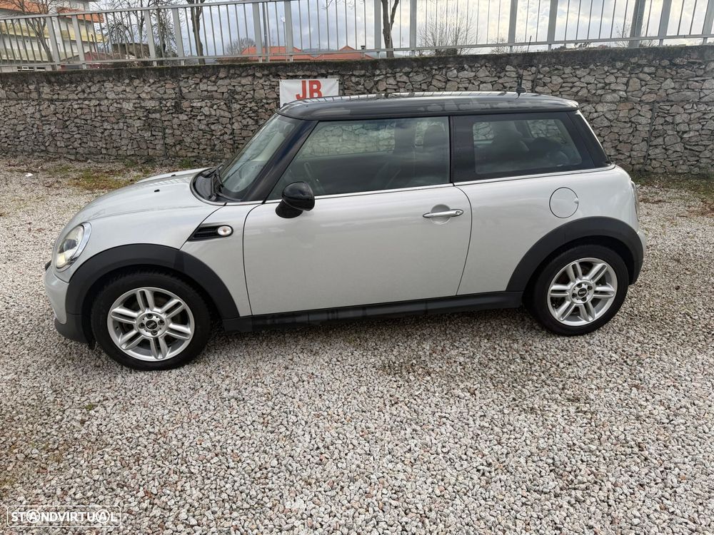 MINI 3 Portas Cooper D - 5