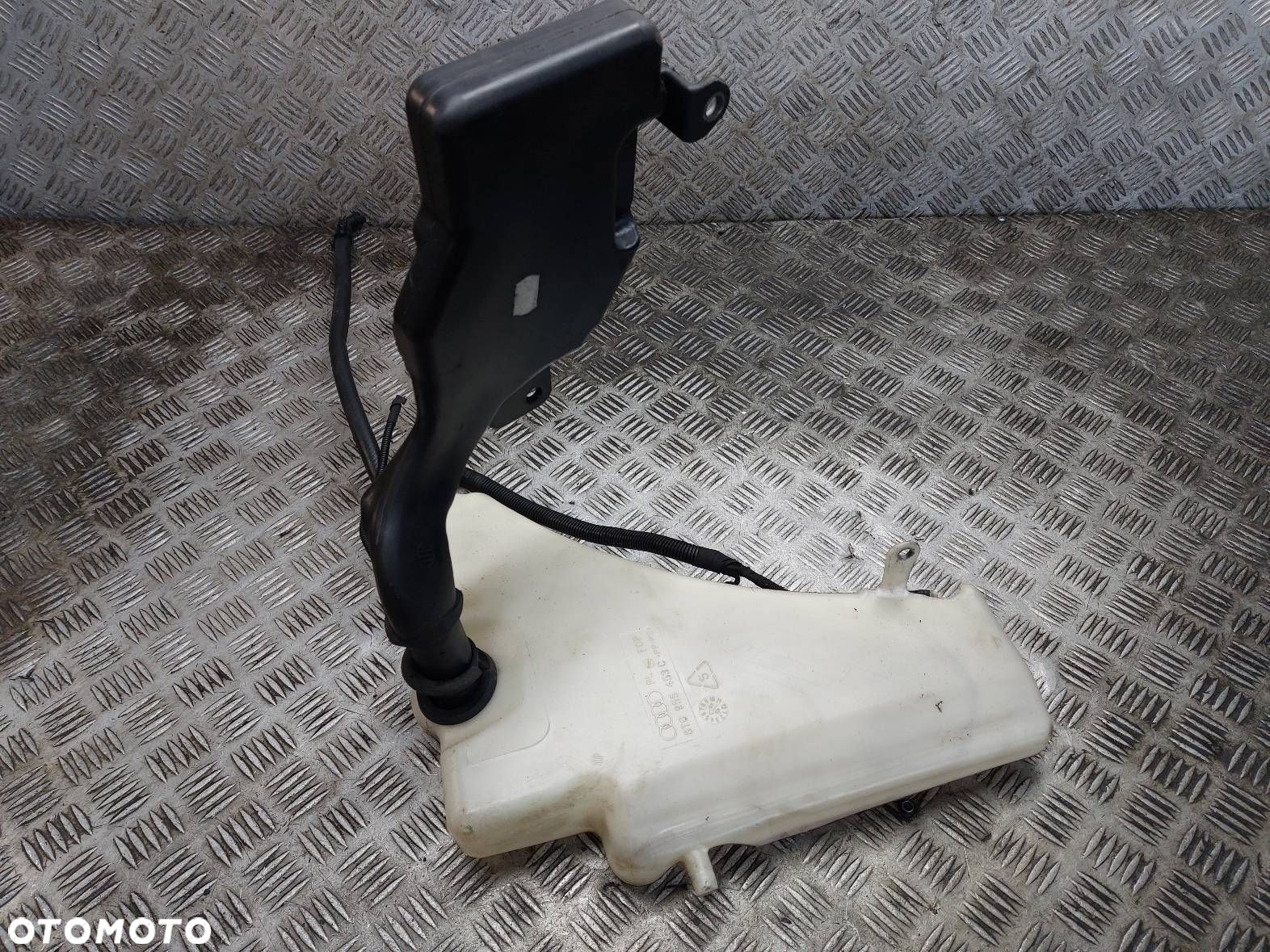 ZBIORNICZEK PŁYNU SPRYSKIWACZY POMPKA AUDI A5 8T 8T0955453C 8T1955463B - 2