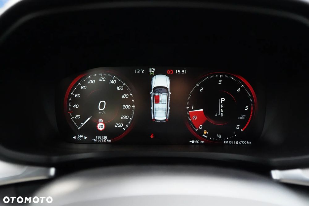 Volvo V60 D4 AWD R-Design - 24