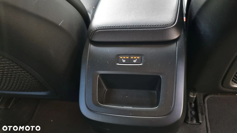 Volvo XC 60 D4 Geartronic Momentum Pro - 17
