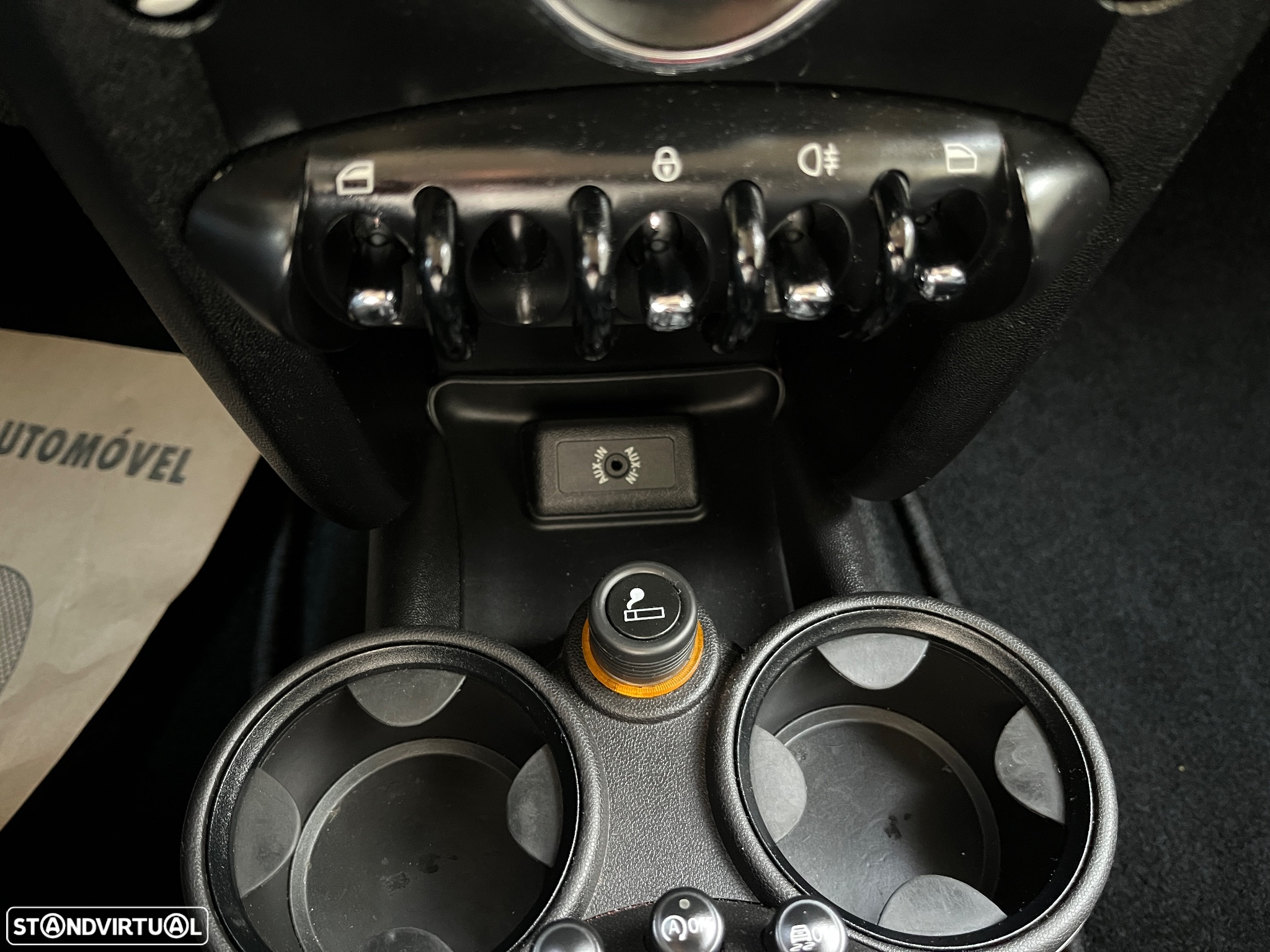 MINI 3 Portas One D - 12