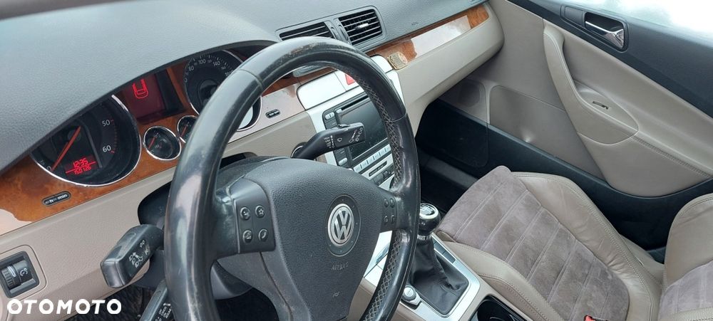 Volkswagen Passat - 5
