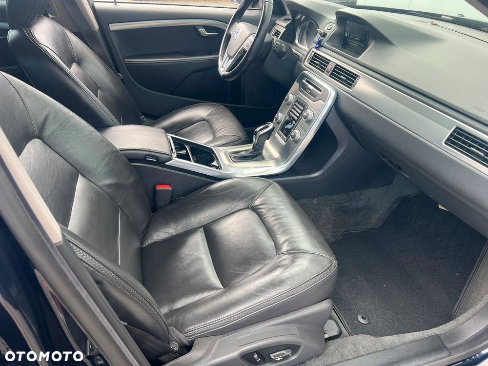 Volvo XC 70 - 18