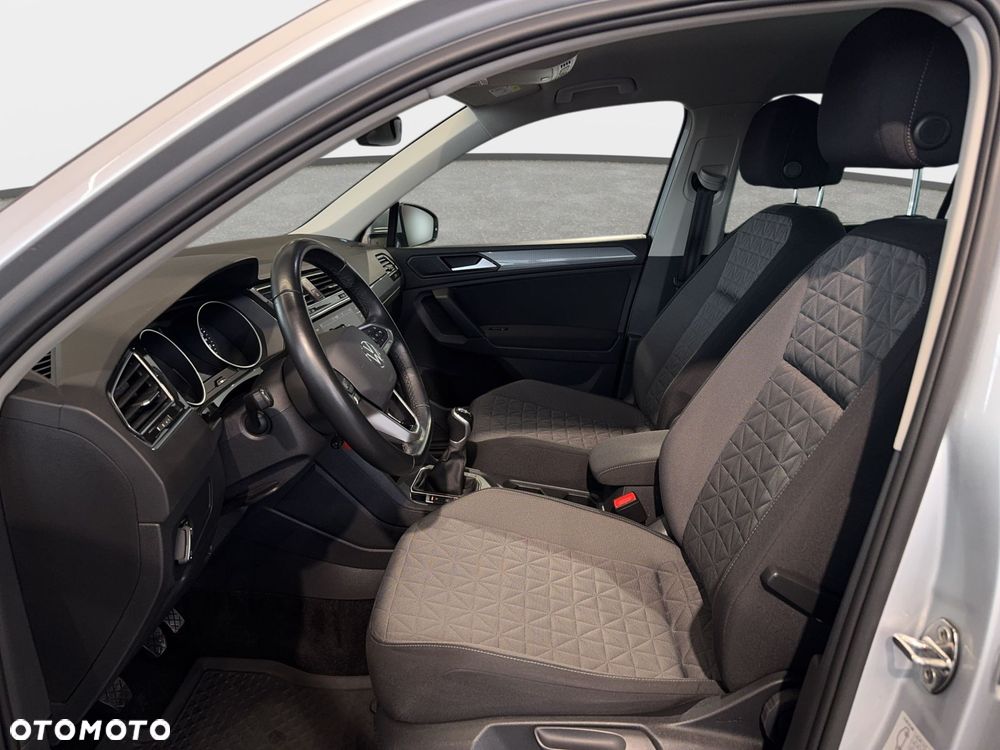 Volkswagen Tiguan - 13