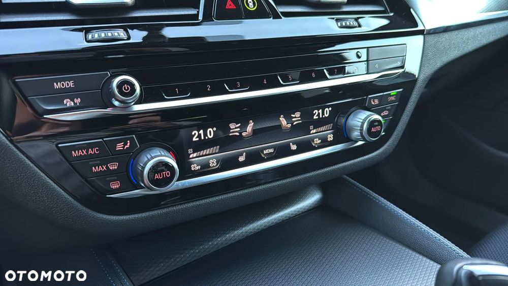 BMW Seria 5 530e xDrive M Sport sport - 28