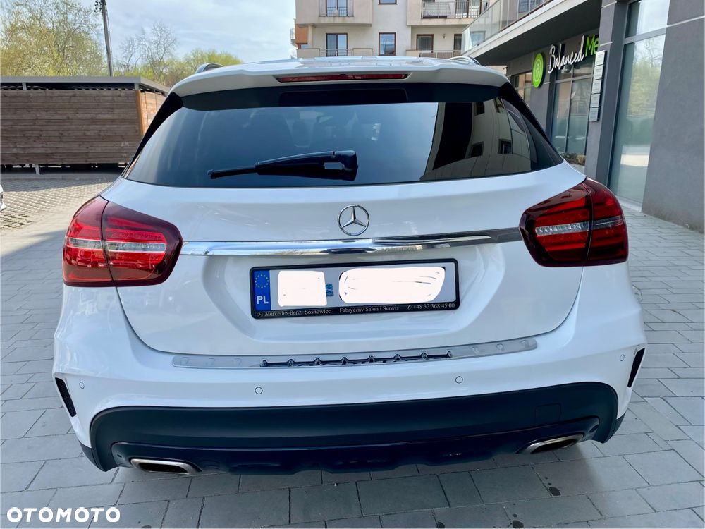 Mercedes-Benz GLA 200 7G-DCT AMG Line - 14