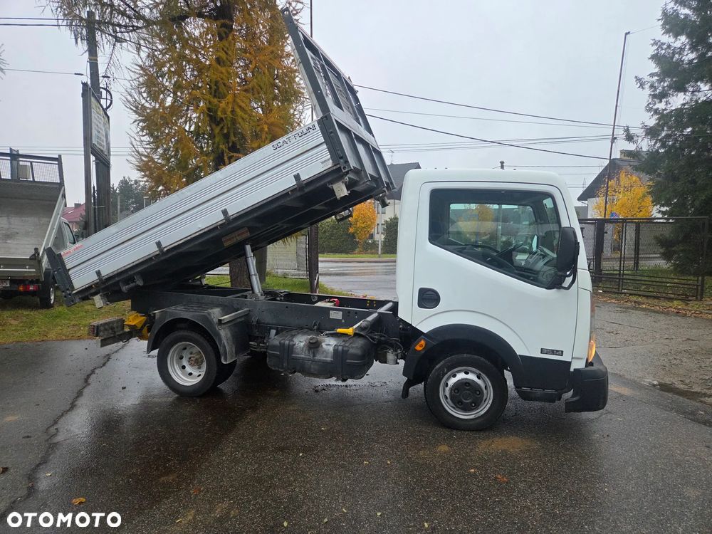 Nissan Cabstar